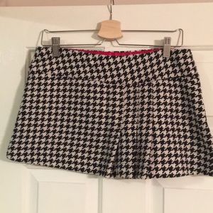 Houndstooth mini skirt
